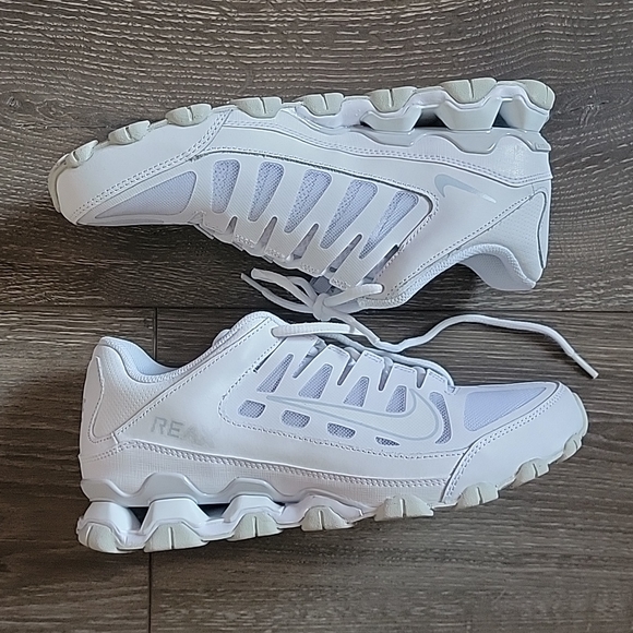 Nike Reax 8 youth size 6.5 - Picture 2 of 6